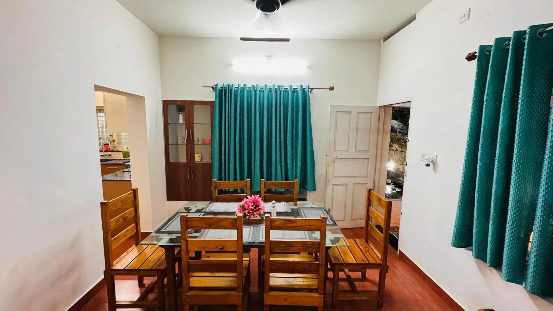 Harmony Nest, Akkulam Villa Thiruvananthapuram